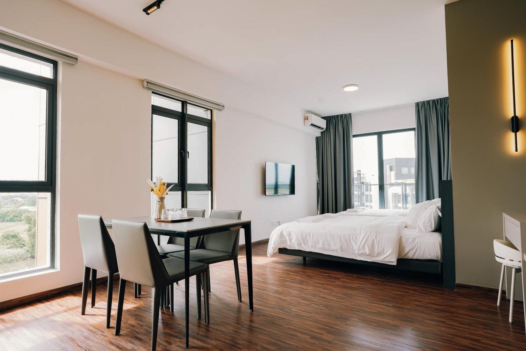 Apartment K Avenue Tower B By The Pillow House, 5 Minutes To Kkia Airport