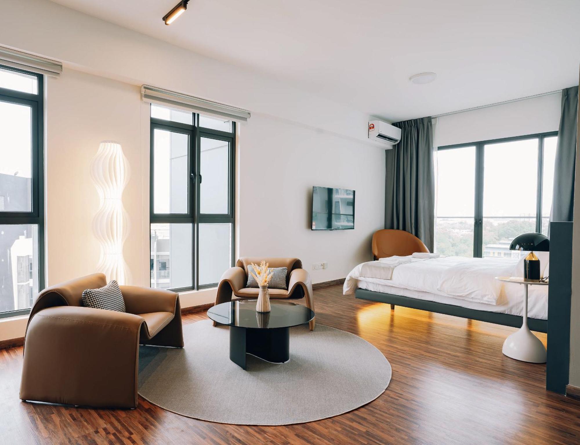 Apartment K Avenue Tower B By The Pillow House, 5 Minutes To Kkia Airport *