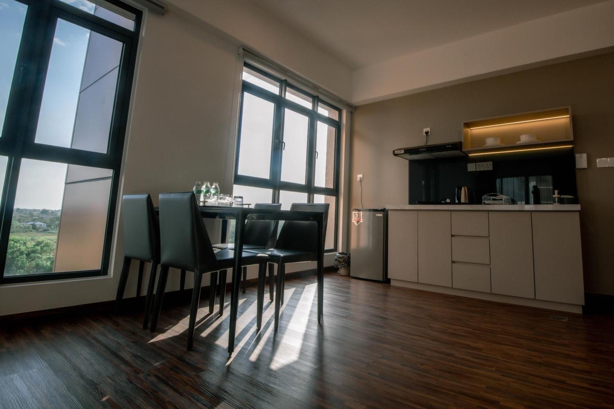 Apartment K Avenue Tower B By The Pillow House, 5 Minutes To Kkia Airport