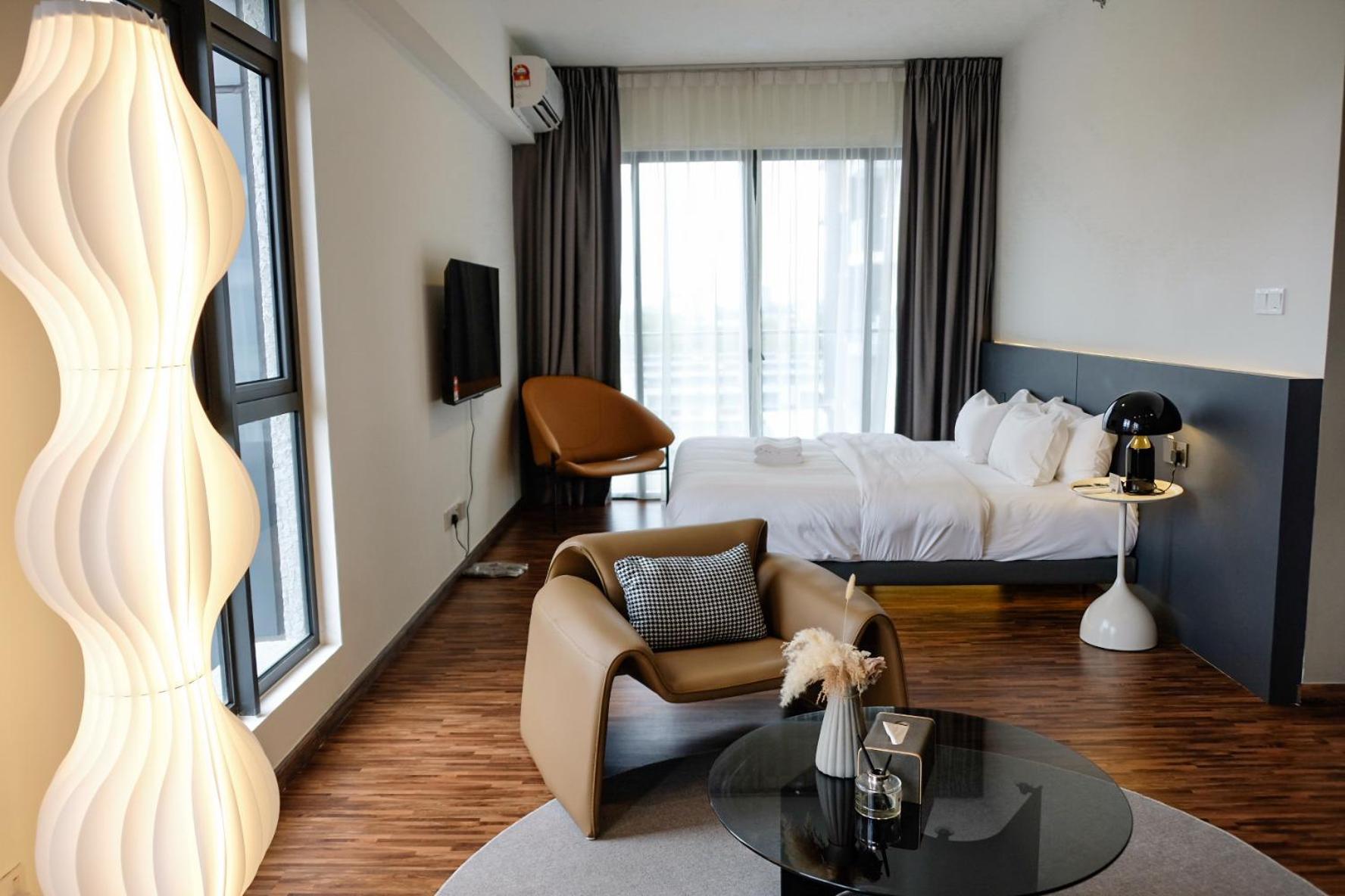 Apartment K Avenue Tower B By The Pillow House, 5 Minutes To Kkia Airport